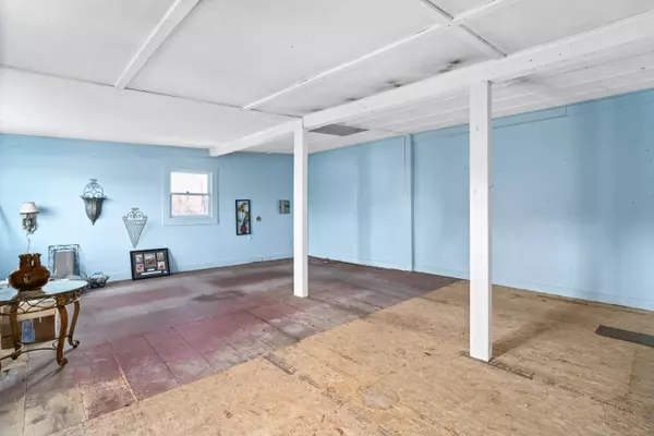 Wells, ME 04090,1755 Post RD #4