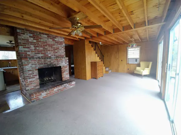 Jefferson, ME 04348,70 Macdonald RD