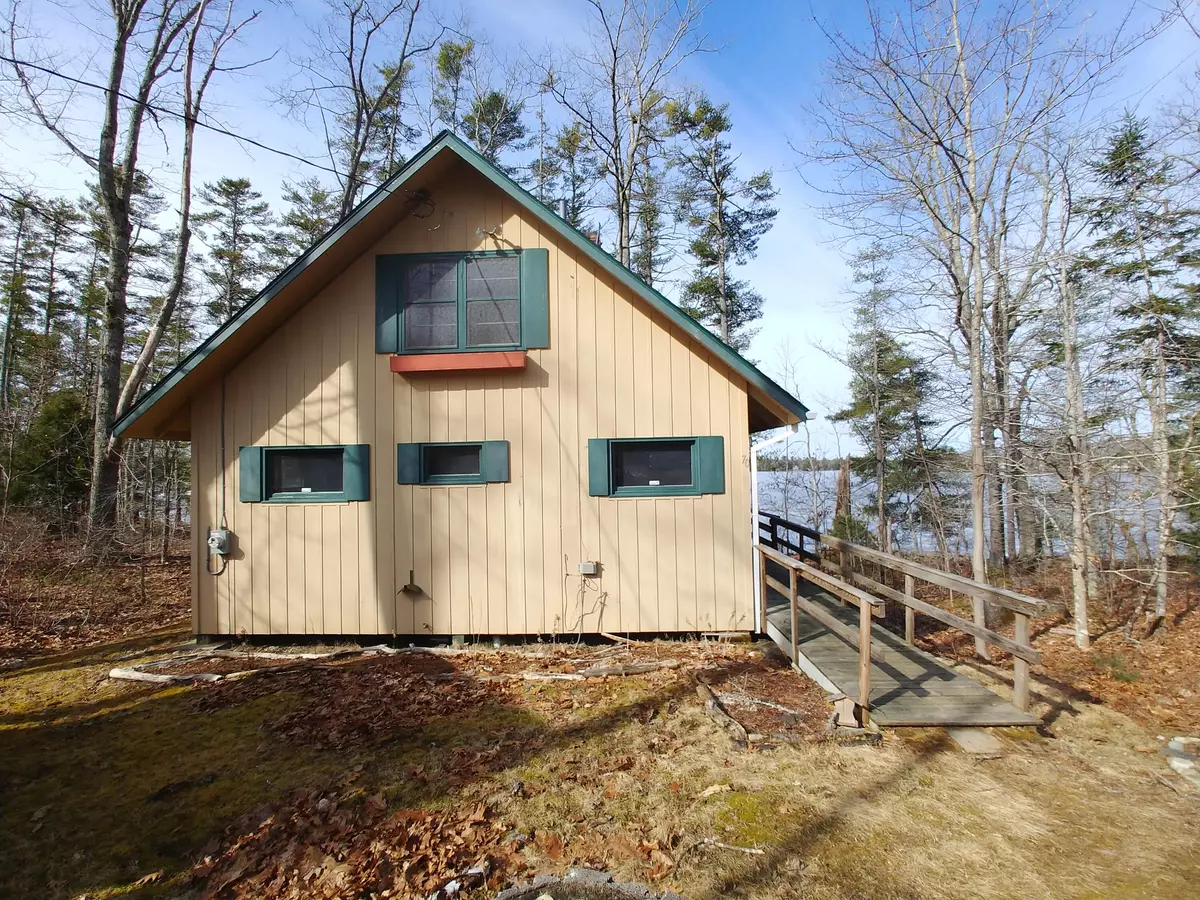 Jefferson, ME 04348,70 Macdonald RD