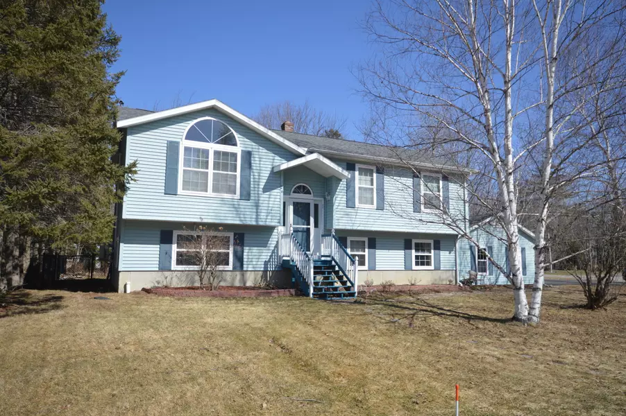 26 Country WAY, Brewer, ME 04412