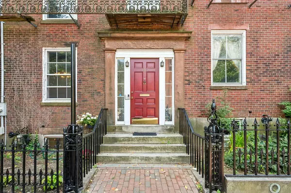 102 Park ST, Portland, ME 04101