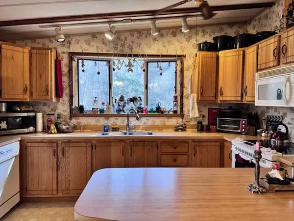 Penobscot, ME 04476,923 Castine RD