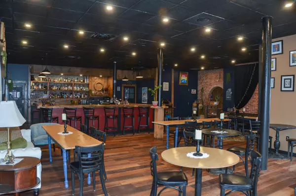 Gardiner, ME 04345,252 Water ST