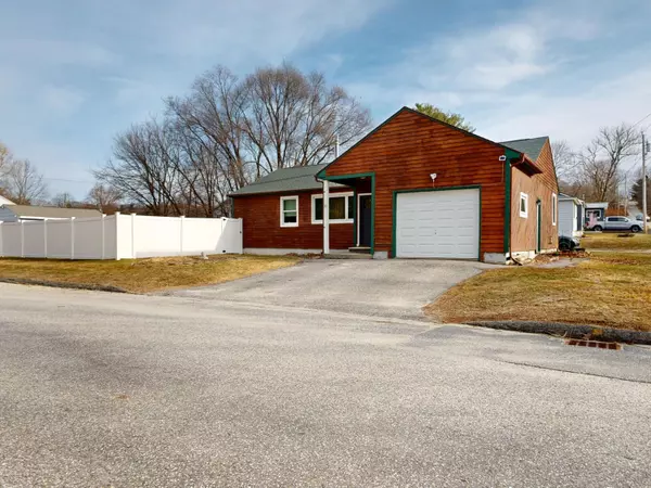 Auburn, ME 04210,30 Hazelhurst ST
