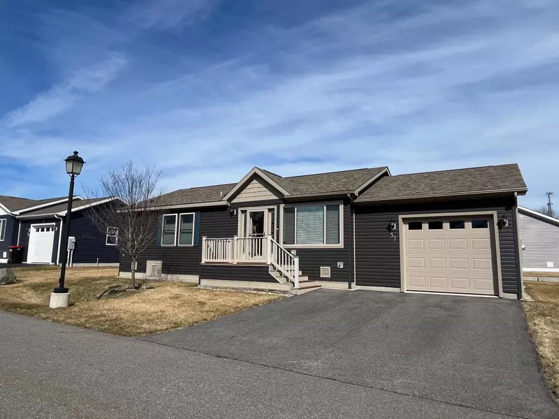 57 Settlement LOOP, Kittery, ME 03904