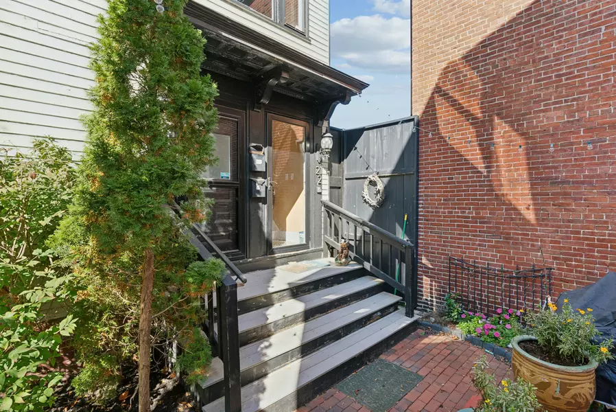 21 Pine ST #2, Portland, ME 04102