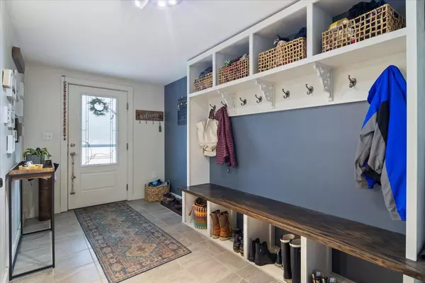 Freeport, ME 04032,57 Farmview LN