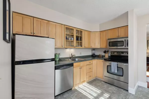 Portland, ME 04102,289 Spring ST #4