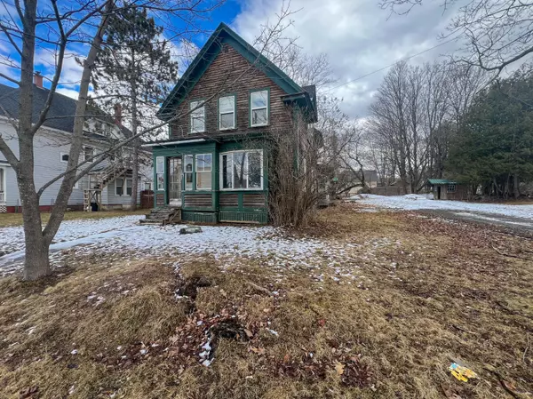 Houlton, ME 04730,40 High ST