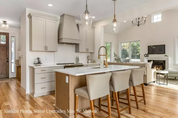 Kennebunk, ME 04043,18 Cascade CIR #12