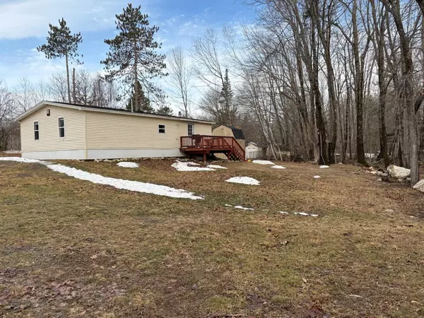 New Gloucester, ME 04260,27 Shaw RD