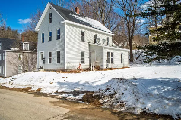 8 Sewall ST, Livermore Falls, ME 04254