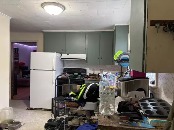 Oakland, ME 04963,214 Fairfield ST