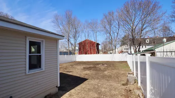 Sanford, ME 04073,6 Tebbetts AVE