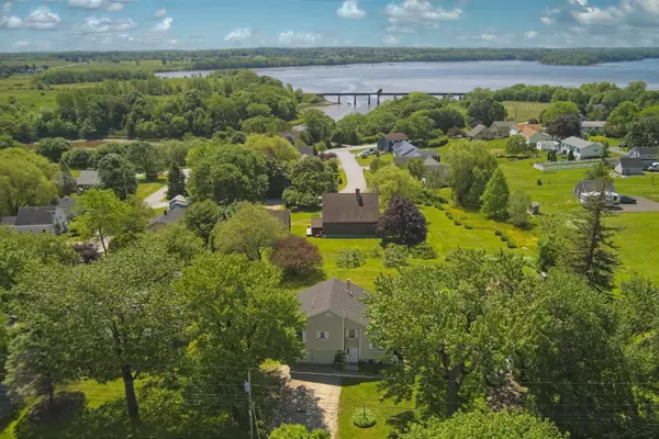 Thomaston, ME 04861,97 Gleason ST