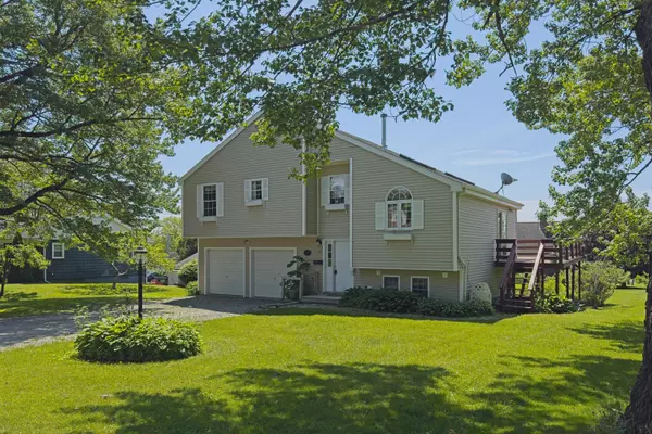 Thomaston, ME 04861,97 Gleason ST