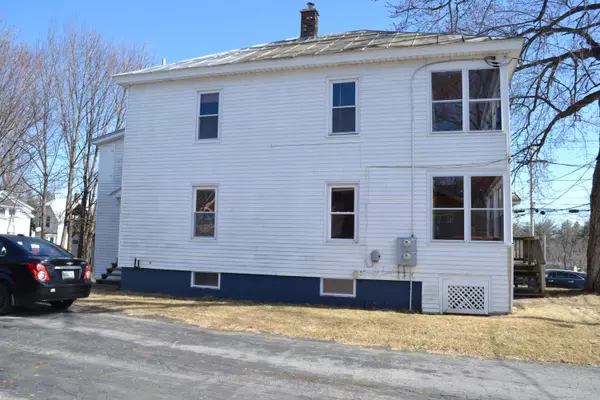 Waterville, ME 04901,3 Oakland ST