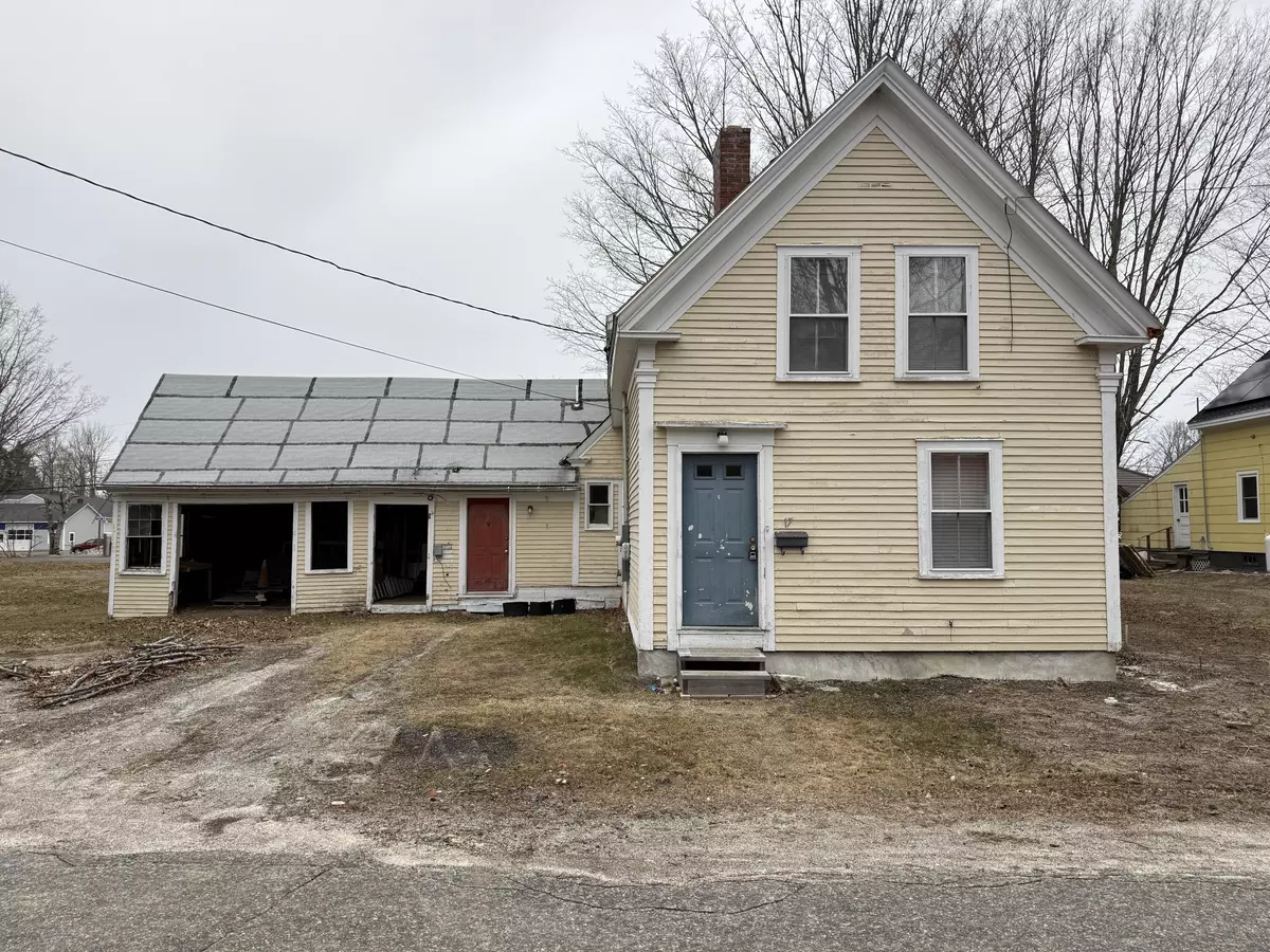 Richmond, ME 04357,17 Beech ST