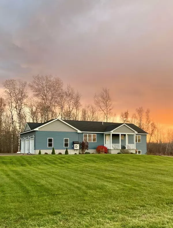 Corinth, ME 04427,17 Farm Pond RD