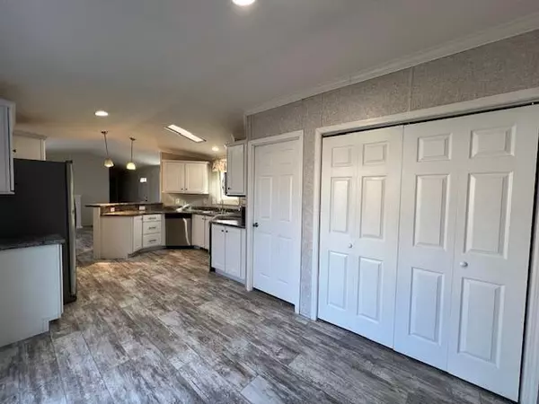 Topsham, ME 04086,1 Gilmore DR