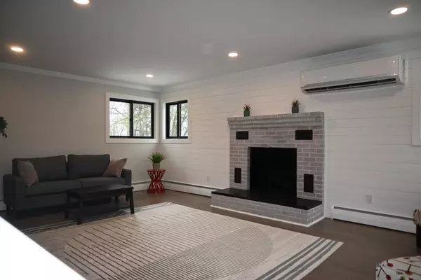 Wiscasset, ME 04578,407 Lowell Town RD