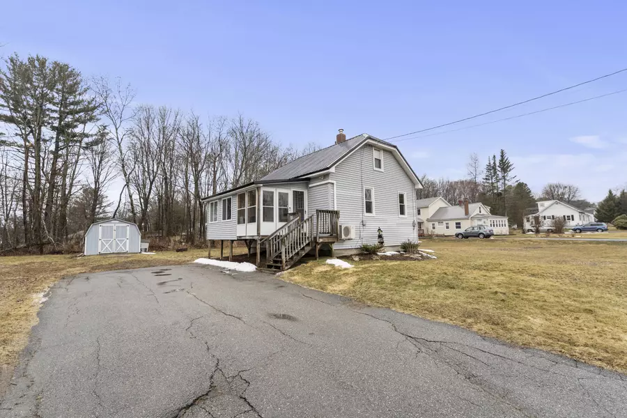 17 Wheelden HTS, Hampden, ME 04444