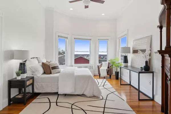 Portland, ME 04101,195 Congress ST #3