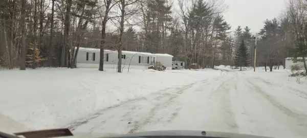 18 Dell DR, Leeds, ME 04263