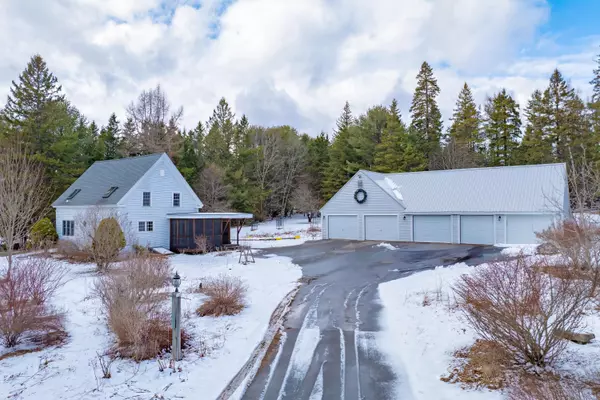 22 Surry Playhouse RD, Surry, ME 04684