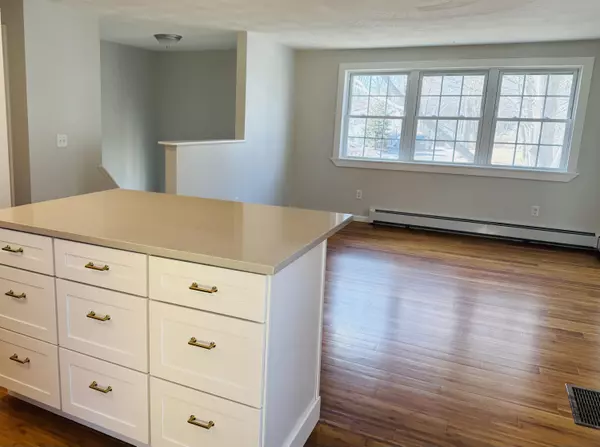 Yarmouth, ME 04096,64 Summer ST