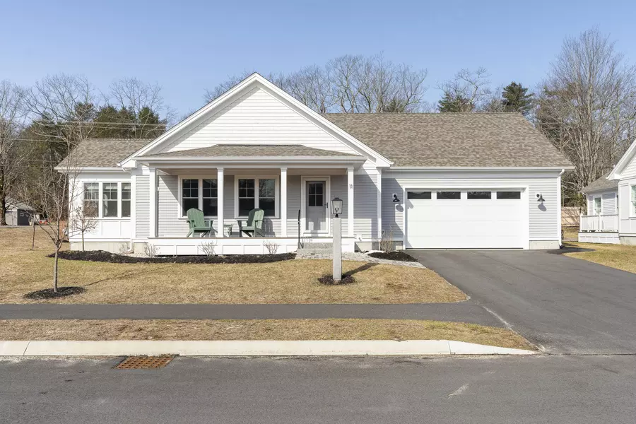 11 Dozer DR, North Yarmouth, ME 04097