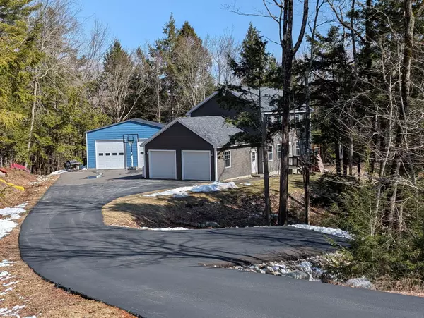 Gray, ME 04039,17 Alishia LN