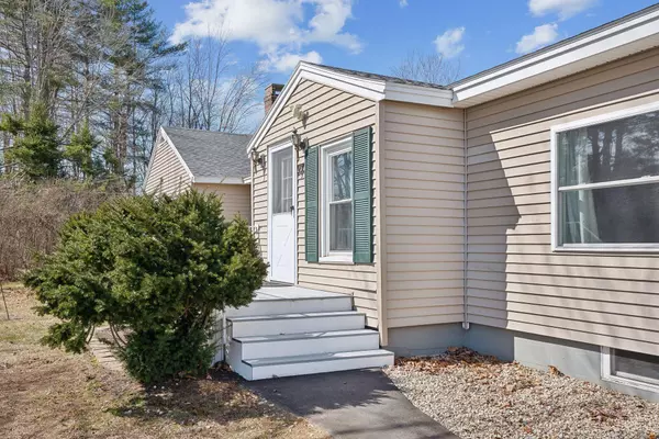 Dayton, ME 04005,930 New County RD