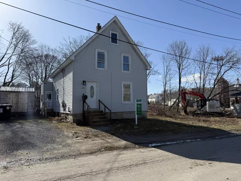 20 Lisle ST, Rockland, ME 04841