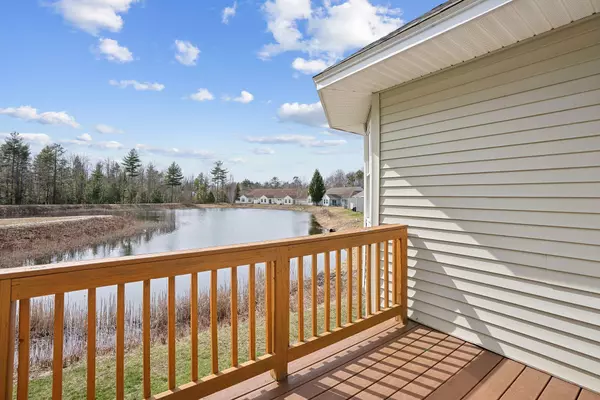 Old Orchard Beach, ME 04064,40 Macintosh LN #40