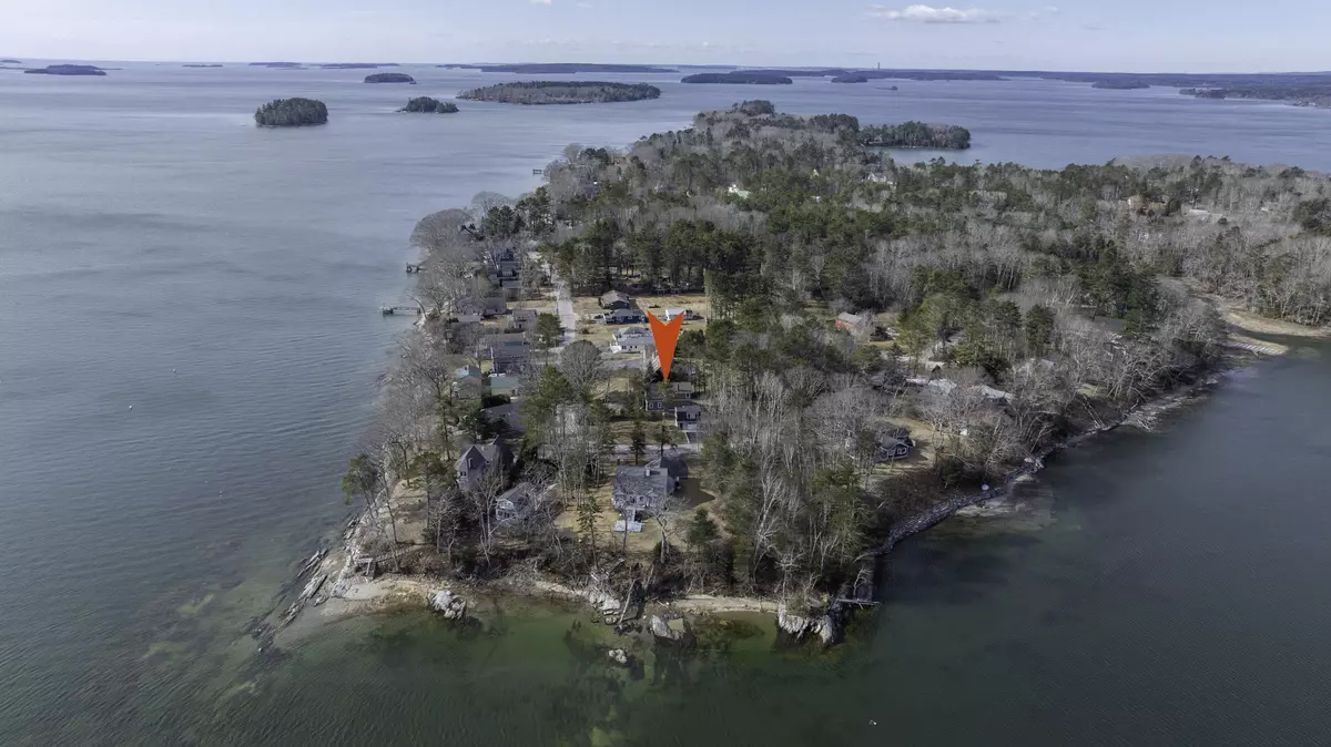 Freeport, ME 04032,115 Maquoit DR