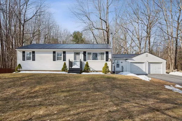 107 Upper Marginal WAY, Gray, ME 04039