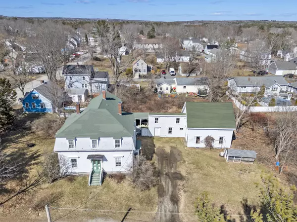 27 Gardiner ST, Richmond, ME 04357