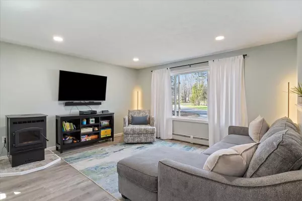 Sanford, ME 04073,2 Hemlock DR