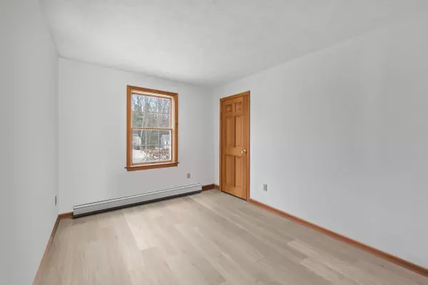 Topsham, ME 04086,30 Hanson DR