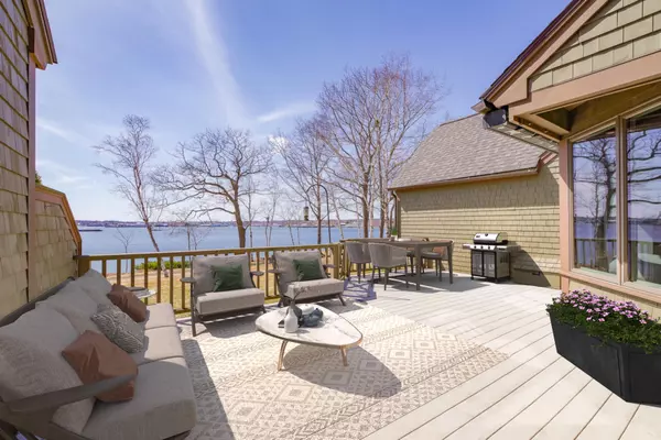 45 Jameson Point RD #45, Rockland, ME 04841