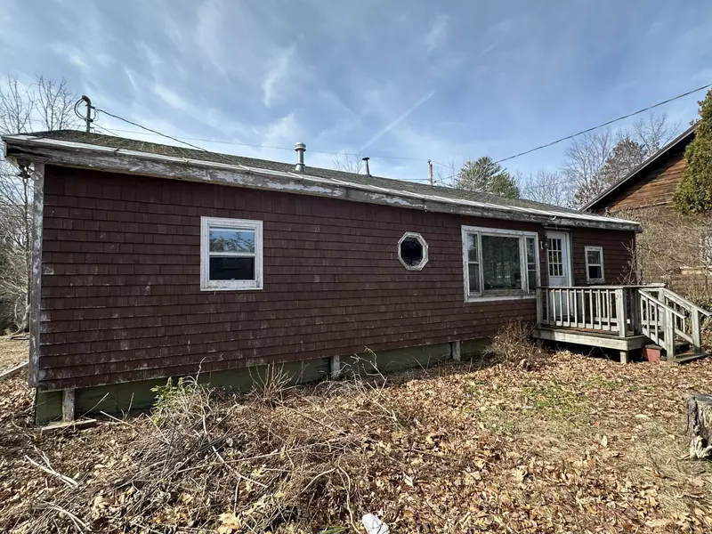22 Pleasant Point RD, Lebanon, ME 04027