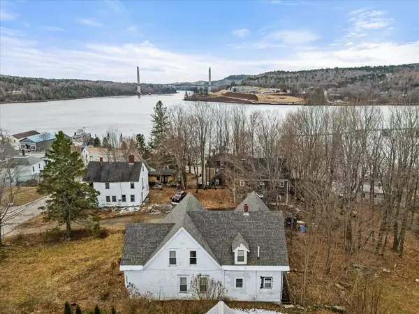 Bucksport, ME 04416,3 Noel WAY