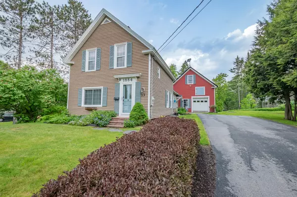 13 Park ST, Dover-foxcroft, ME 04426