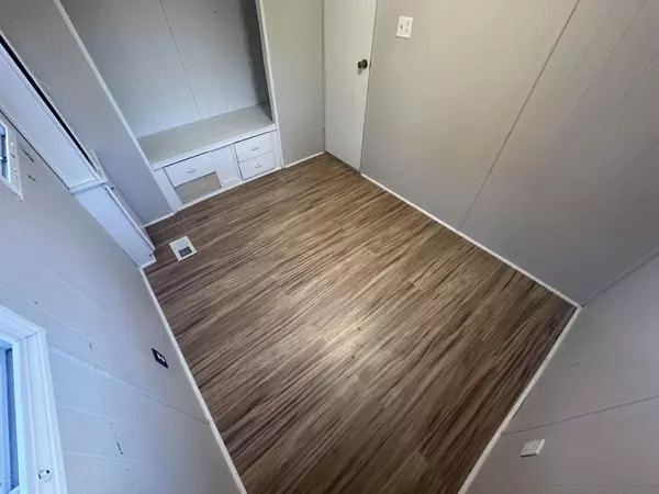 Old Town, ME 04468,715 College AVE #7