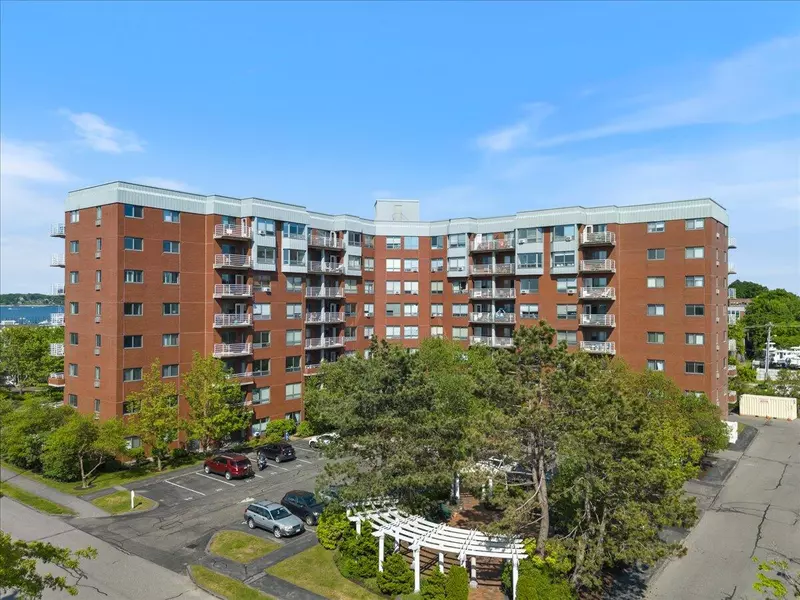 148 Breakwater DR #214, South Portland, ME 04106