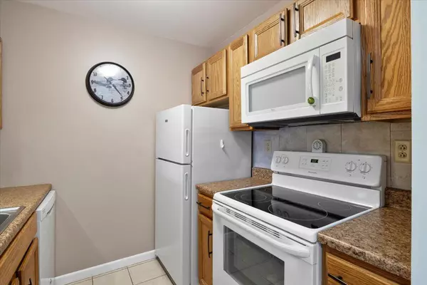 South Portland, ME 04106,148 Breakwater DR #214