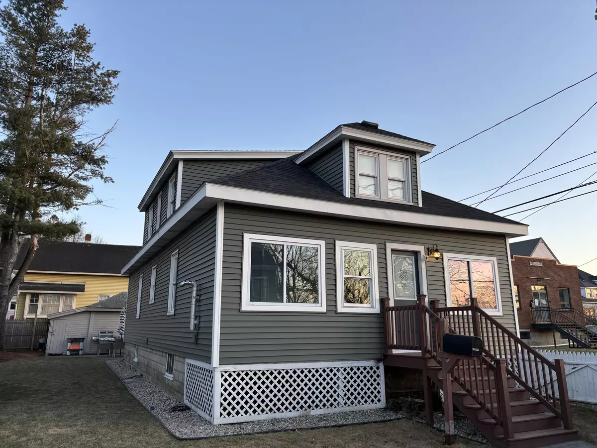 South Portland, ME 04106,8 Walnut ST