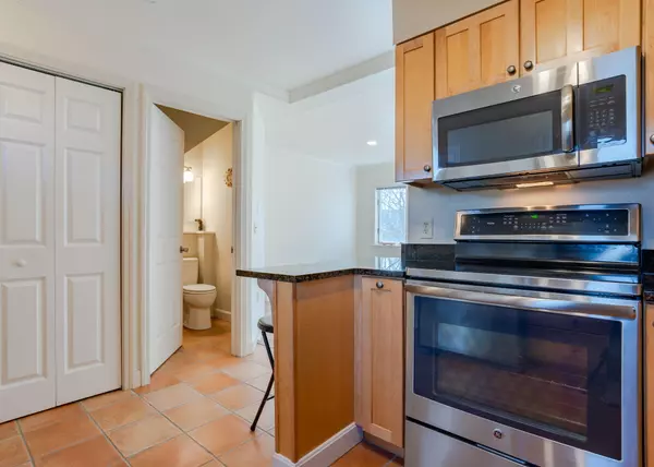 Portland, ME 04103,9 Back Cove EST #9