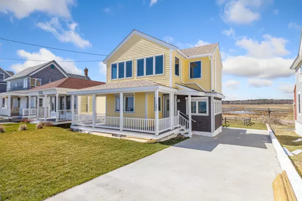 347 Webhannet DR, Wells, ME 04090